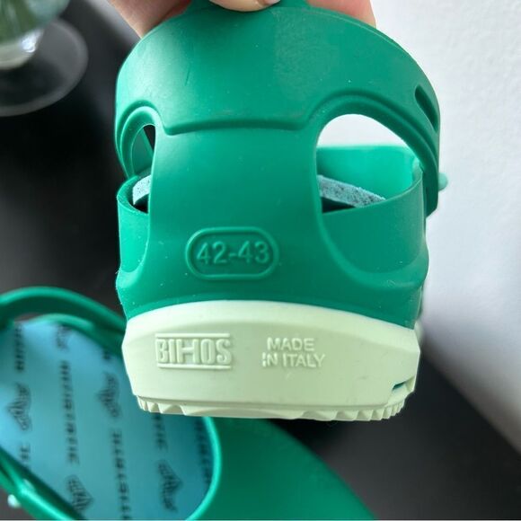 Calzuro Rebel Medical shoes autoclavable closed heel shoe in Green/Pastel Green - Picture 7 of 12